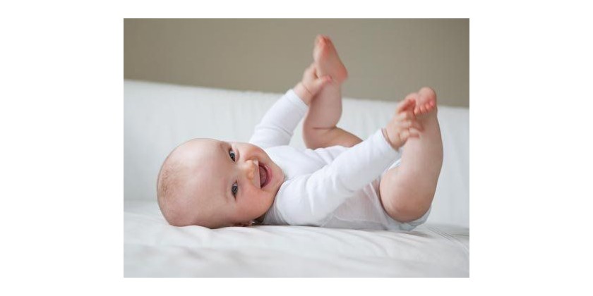 Cómo vestir a tu bebé de 0 a 12 meses, consejos de Mis Tesoritos